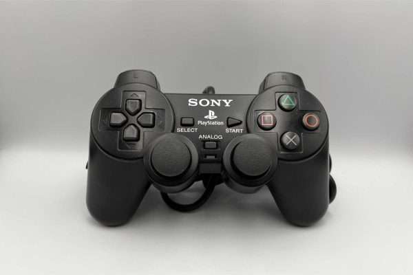 Playstation 2: Controller. Transparent Black